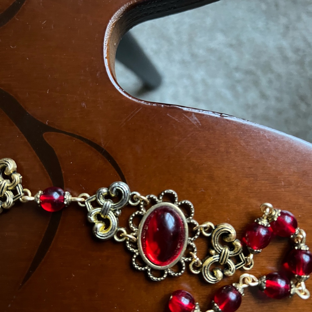 Elegant Red And Gold Jewelry Set - image 5